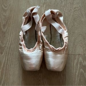 Dead Pointe Shoes